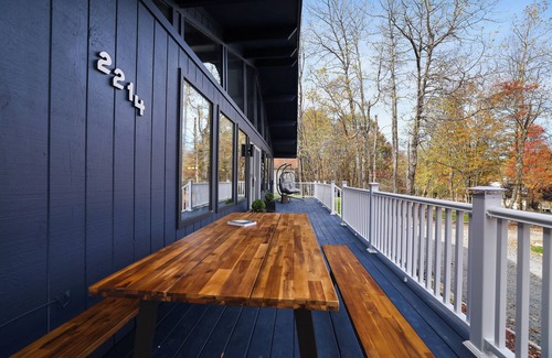 Long Pond Ski Chalet | Family Friendly Cozy 3-bedroom chalet in Poconos w/Gazebo and Fire pits