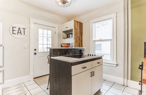 Beacon House | Family Friendly Fun + Easy Walk to Main Street Center