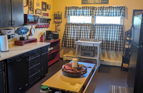 East Helena Apartment | Family Friendly Grama House