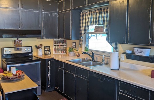 East Helena Apartment | Family Friendly Grama House