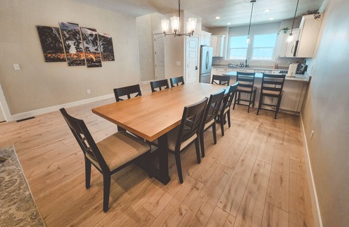 Salt Lake County House | Family-friendly haven in Herriman - next to shopping and entertainment.