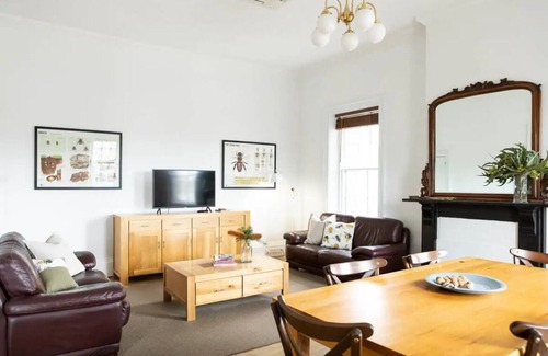 Beechworth Apartment | Family friendly, historical building right in the center of town!
