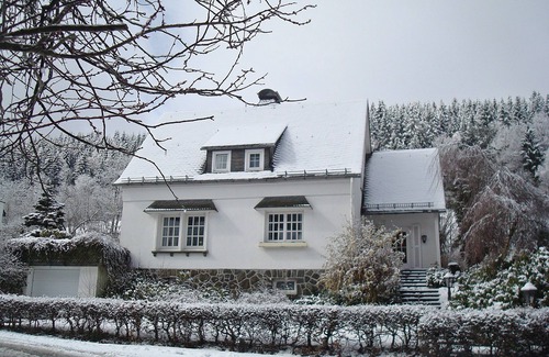 Silbach House | Family-friendly home for 10 persons, big garden, Fireplace, 4 km ski carousel.