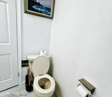 Morrisville Apartment | Family-Friendly Home Near Sesame Place 2 King Beds