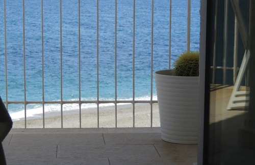 Letojanni Apartment | Family friendly and romantic apartment on the beach near Taormina