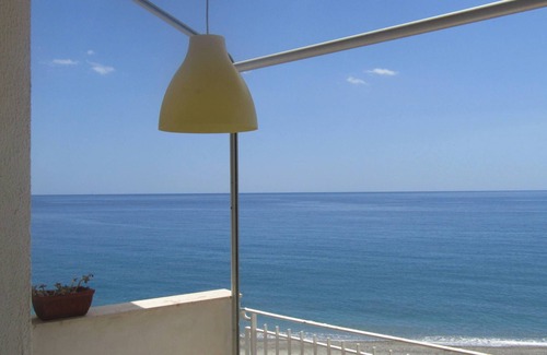 Letojanni Apartment | Family friendly and romantic apartment on the beach near Taormina