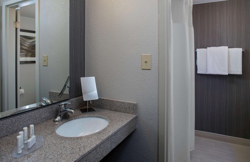 Norcross Hotel | Family Friendly King Stay! Free Parking, Onsite Pool, Gym, Pets Allowed
