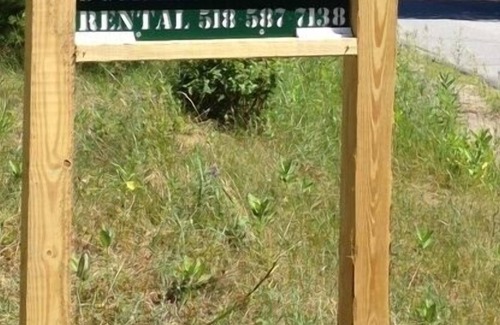 Chestertown Ski Chalet | Family-friendly log cabin with sandy beach, kayaks, near Lake George