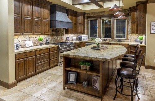Bend House | Family-Friendly Luxury Retreat Featured On 2015 Tour Of Homes! DCCA#1253
