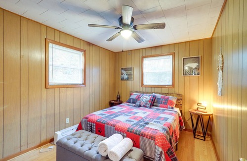 Newland Cottage | Family-Friendly Newland Cottage w/ Fire Pit!