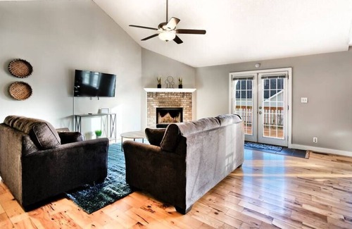 Clarksville House | Family-Friendly Oasis with King Bed and Large Fenced Yard