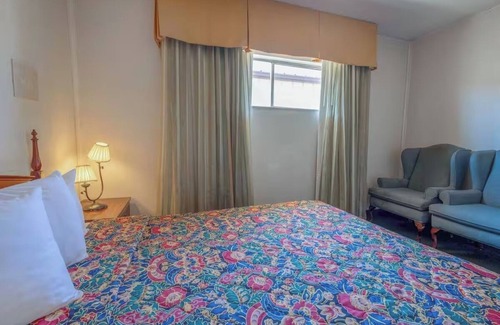 Allison Hotel | Family-Friendly Room Perfect for Road Trips Along Interstate 40 & Route 66