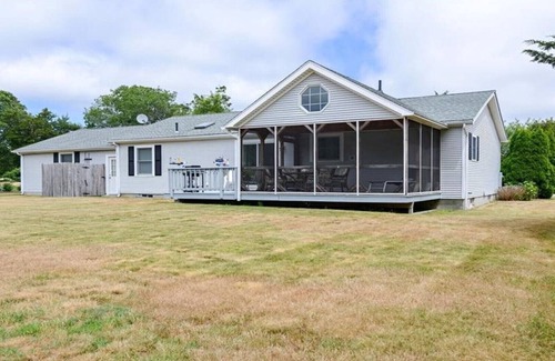 Westerly House | Family friendly: Sept - Nov 2025! Golf view. 5 min drive to beach.