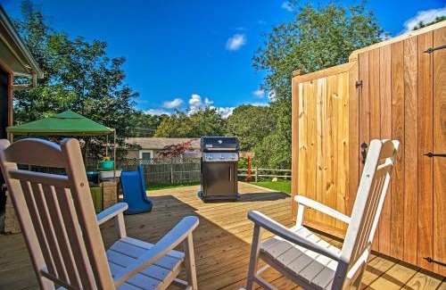 Vineyard Haven House | Family-Friendly Tisbury Escape - Walk to Town