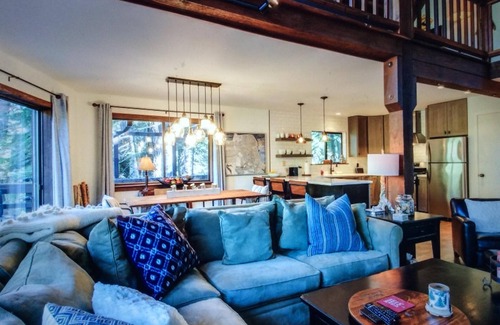 Kingswood Estates Cabin | Family-Friendly, Updated A-frame with Mountain Forest Views & Private Hot Tub