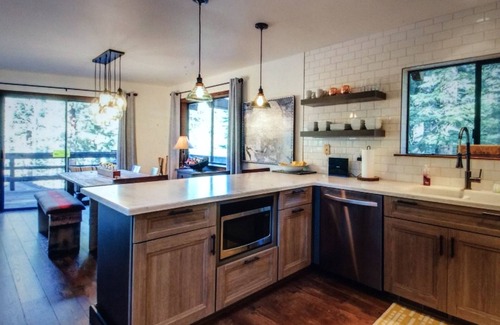 Kingswood Estates Cabin | Family-Friendly, Updated A-frame with Mountain Forest Views & Private Hot Tub