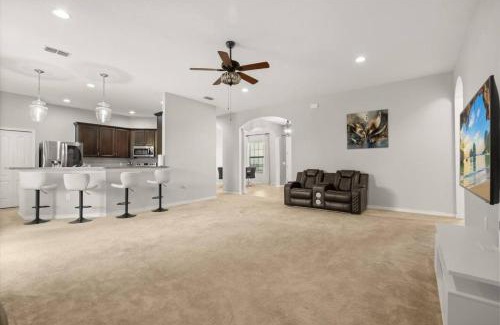 Lake Wales House | Family-Friendly 3BR Getaway Hot Tub Game Room Fun