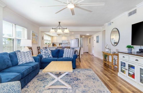 New Smyrna Beach Condo | Family-Friendly, Luxury, Direct Oceanfront, 2nd FLR Corner unit, Car-Free Beach🏖️