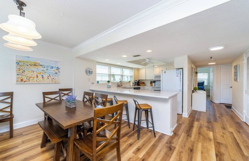 New Smyrna Beach Condo | Family-Friendly, Luxury, Direct Oceanfront, 2nd FLR Corner unit, Car-Free Beach🏖️