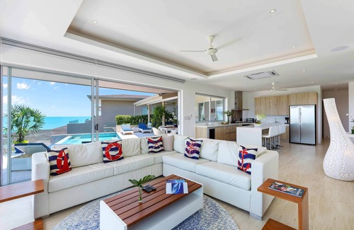 Moo 5 Villa | Family &Friends 3 En-suites Private Villa, Infinity Pool, Seaview, walk to beach