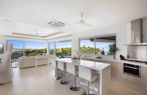 Moo 5 Villa | Family &Friends 3 En-suites Private Villa, Infinity Pool, Seaview, walk to beach