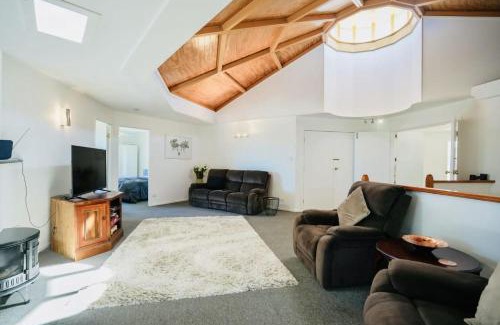 Eagle Heights House | Family & Friends Escape Tamborine Mountain