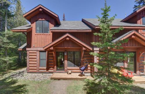 Lac Superieur Village Ski Chalet | Family friends lake access & hot tub