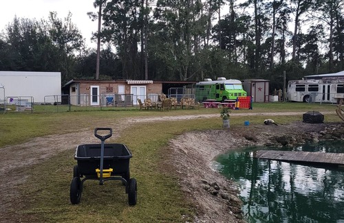 Okeechobee House | Family Fun-Farm Animals-Swimming and Much More!!