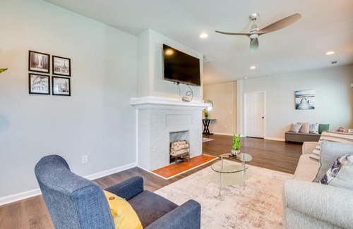 Atlanta House | Family Fun Hub Walk to Park, 3 Mi to Dtwn Atlanta