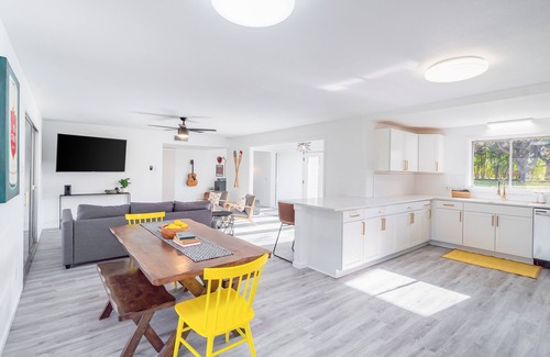 Seguin House | Family Fun on Guadalupe River w/kayaks, grill and dock! Minutes from Downtown