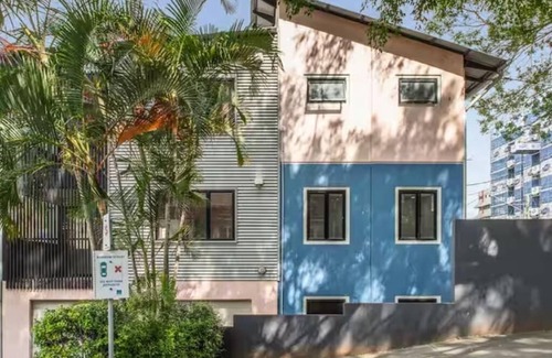 Kangaroo Point Apartment | Family & Group Getaway – 5 Bedrooms