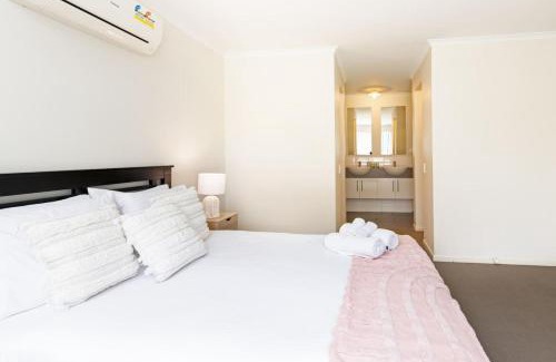 Elizabeth Downs House | Family Home for a Fiesta