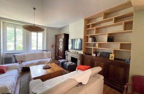 Panjas Cottage | Family home in green setting near village, municipal swimming pool, nogaro