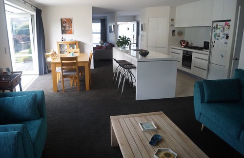 Christchurch House | Family home in Prestons