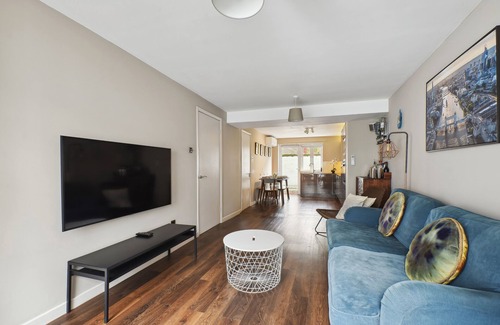 Kings Cross St. Pancras Apartment | Family Home in Zone 1, 4 Double Bedrooms, King's Cross