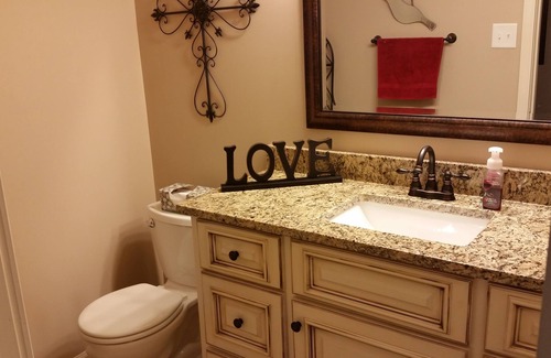 Tuscaloosa House | Family Home, Two Miles From Campus, Three Miles From Bryant-Denny Stadium