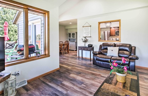 Janesville House | Family Home w/Deck, Yard, Dock on Rock River