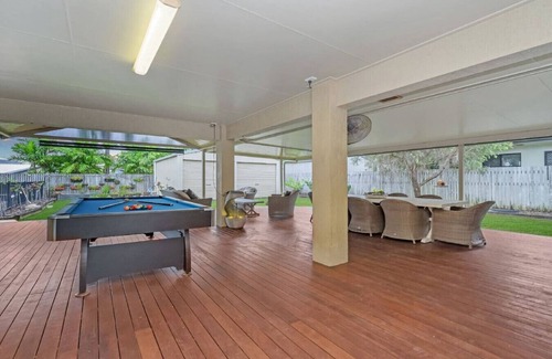 Mount Louisa House | Family Home With Pool In Mount Louisa