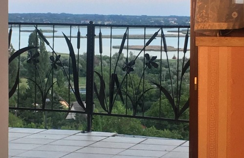 Velence House | Family House with Lake Velence panorama, swimming pool and free Wifi.
