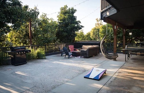 Fallbrook House | Family Mountain Home! Hot Tub, Gameroom, Privacy. Dogs free! Wedding venues.