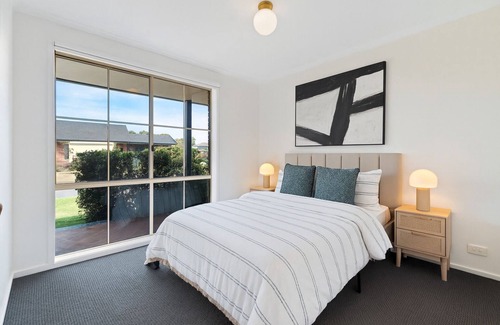 Sydenham House | Family Oasis near Watergardens Parking