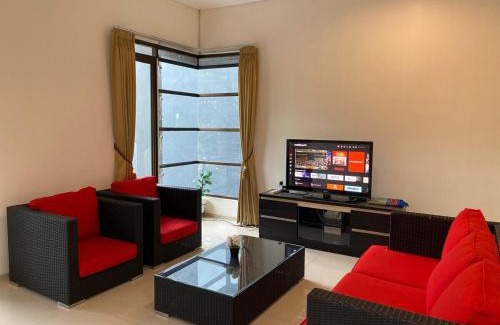 Bandung Villa | Family Only Cozy Villa on Top of Bandung - De Reiz Iris Syariah 4BR