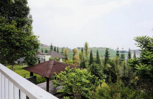 Bandung Villa | Family Only Homey Villa with Mountain View - De Reiz Cemara Syariah 3BR