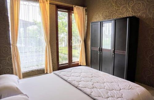 Bandung Villa | Family Only Homey Villa with Mountain View - De Reiz Cemara Syariah 3BR