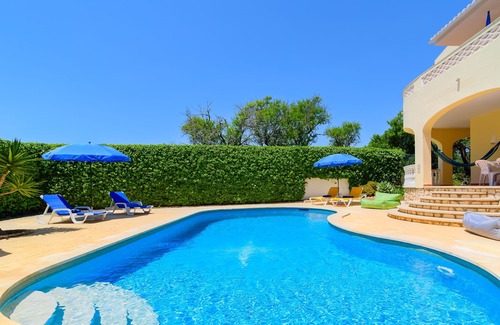 Meia Praia Villa | ❀ Family Paradise. Quiet, Golf, Countryside and Beach, Pool, Close to Everything