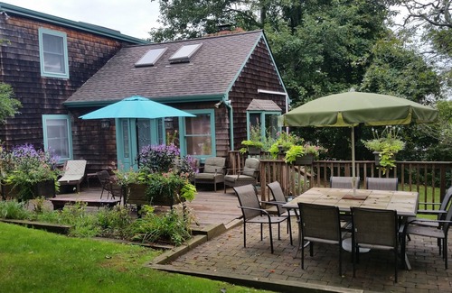 Montauk House | FAMILY/PET friendly! 5 BR, Outdoor Shower/Hot tub, fenced yard! EHRR#16-129