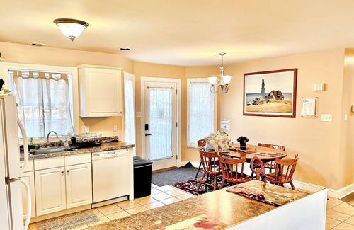 Ransom House | Family & pet-friendly, peaceful rural escape. Hiking nearby.