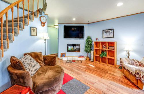 North Pole House | Family Retreat 2 Mi to Santas House Pets Welcome