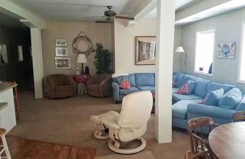 Culver House | Family retreat close to Lake Maxinkuckee, Culver Academies, Golf, & Restaurants