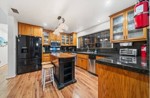 Idyllwild House | Family Retreat: Near Town, Hot Tub, AC,